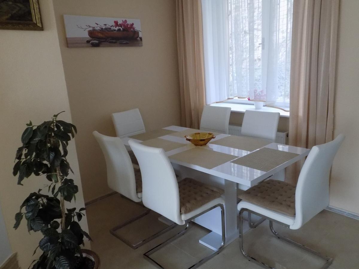 Penzion Marjanka Hluboká nad Vltavou Exterior foto